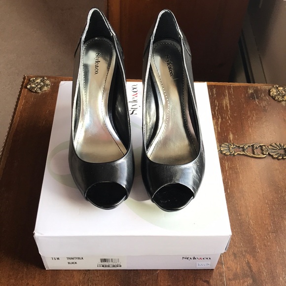 Style & Co. Shoes - EUC Pep-toe Black Heals ❣️